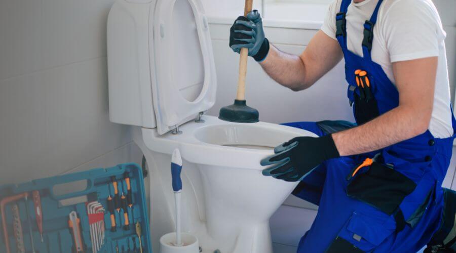 Expert burst pipe repair services in Sweeny, TX